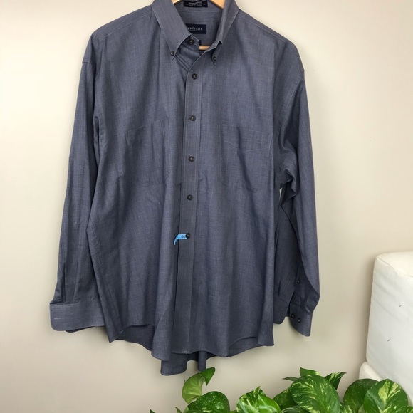 Men’s Gray Large Van Heusen Dress Shirt - Picture 2 of 4